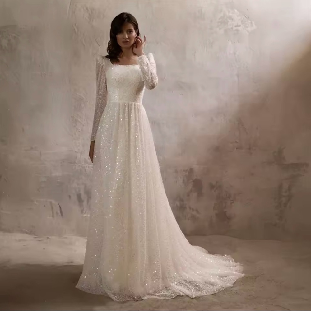 Elegant White Sparkling Wedding Gown